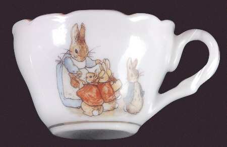 Peter Rabbit (Gold Trim) Flat Toy Cup