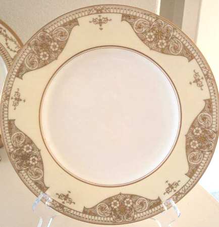 RW266 by Royal Worcester