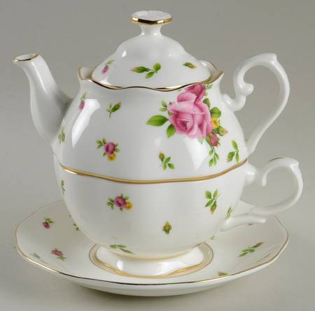 New Country Roses White Individual Teapot & Lid with Cup & Saucer