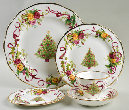 Old Country Roses (Christmas Tree) 40 Piece Estate Set