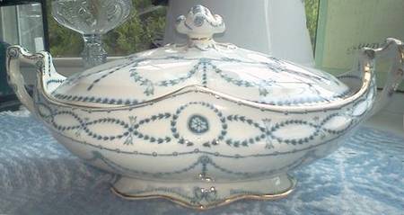 Marseilles Round Covered Vegetable