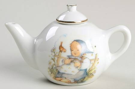 He Loves Me? Toy Teapot & Lid