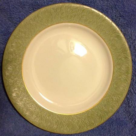 RW325 by Royal Worcester