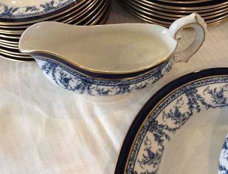 W5501 by Royal Worcester