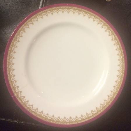 8831 by Royal Worcester