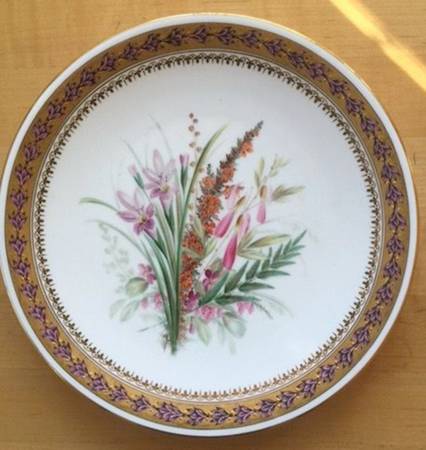 8045 by Royal Worcester
