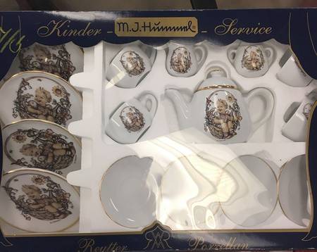 Basket of Gifts 11 Piece Toy Tea Set