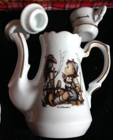 The Opinion II Toy Teapot & Lid