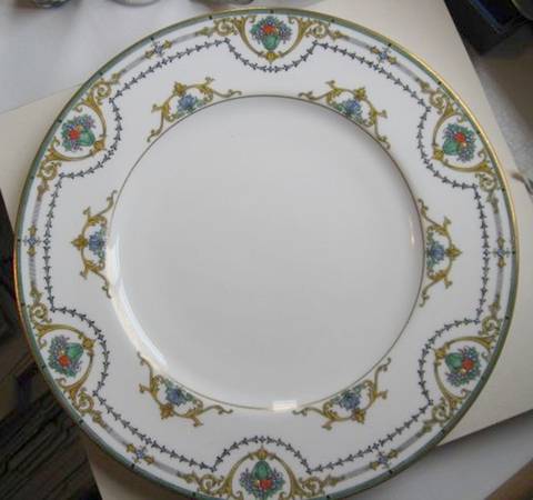RW338 by Royal Worcester