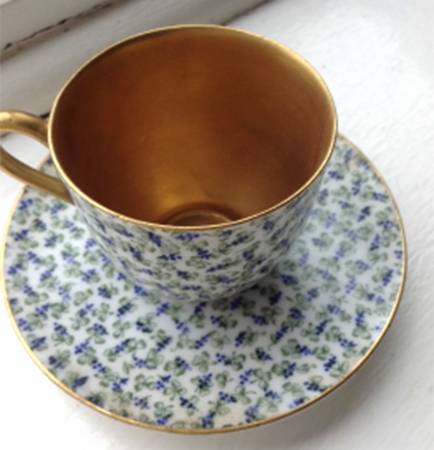 W8941 by Royal Worcester