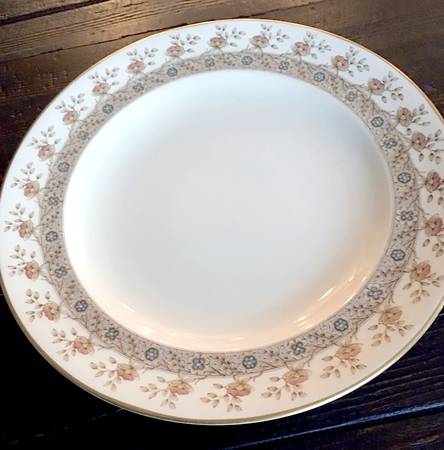 RW353 by Royal Worcester