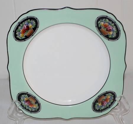 C1353 by Royal Worcester