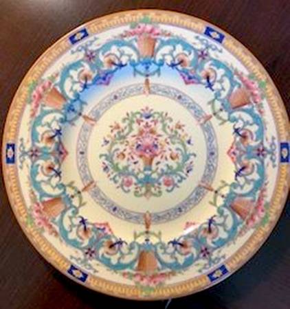 C3035 by Royal Worcester