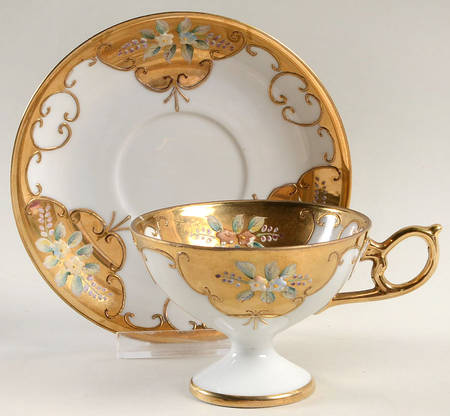 5565 Footed Cup & Saucer Set by Royal Carlton