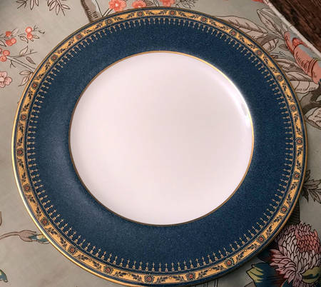 C2542 by Royal Worcester