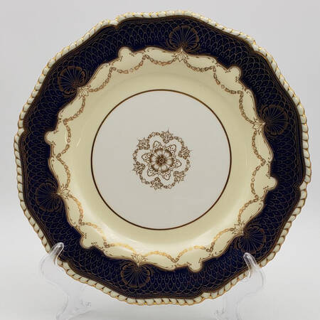 Z1268 by Royal Worcester