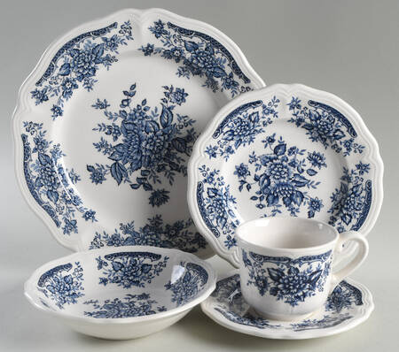 Blue Carnation 5 Piece Place Setting
