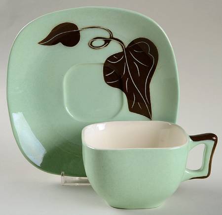 Del Mar (Green Background) Flat Cup & Saucer Set by Santa Anita