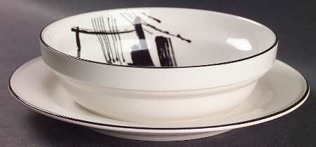 Calligraphy Gravy Boat with Attached Underplate