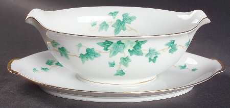 Caprice Green Gravy Boat with Attached Underplate