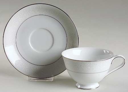 Fresco Footed Cup & Saucer Set