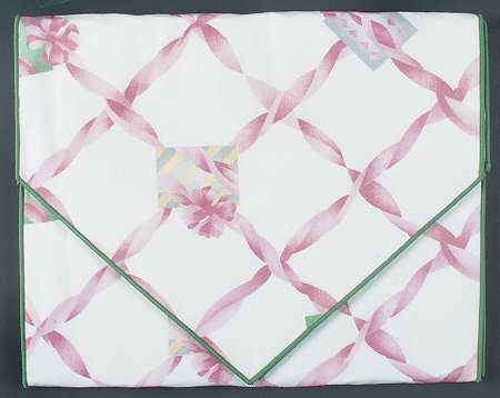 Home for Christmas (Indonesia) Cloth Table Runner