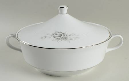 Morena Round Covered Vegetable
