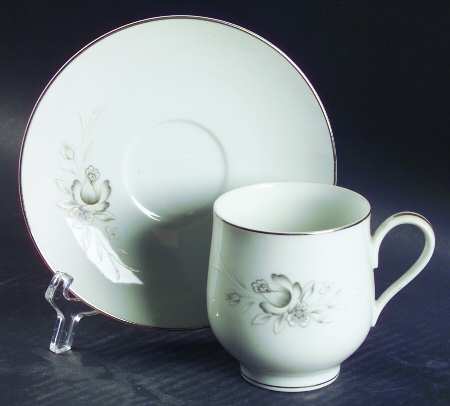 Morena Flat Cup & Saucer Set