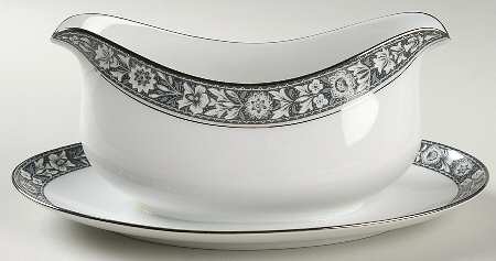 Navarro Gravy Boat with Attached Underplate