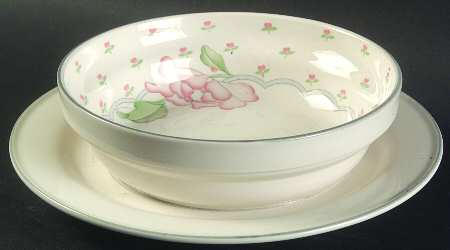 Gravy Boat with Attached Underplate
