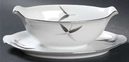 Sasa Gravy Boat with Attached Underplate by Sango