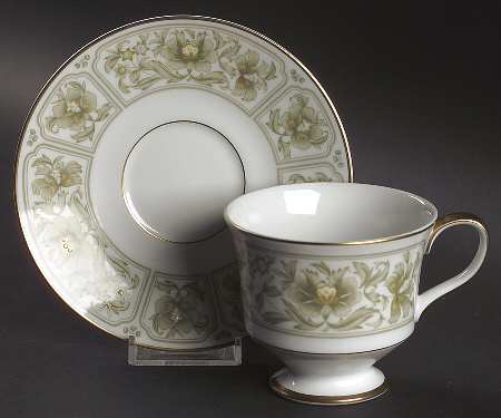 Savannah (Gold) Footed Cup & Saucer Set