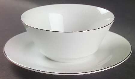 Scarsdale Round Gravy Boat/Attached Underplate