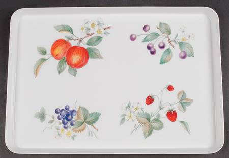 Luscious Plastic Serving Tray 17"