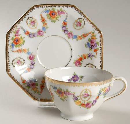 25139 Flat Cup & Saucer Set