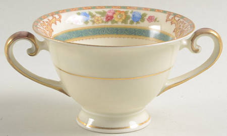 Cottswold Footed Bouillon Cup