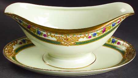 Cottswold Gravy Boat with Attached Underplate