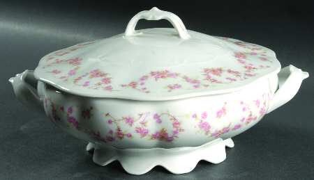 Rose Arbor Round Covered Vegetable