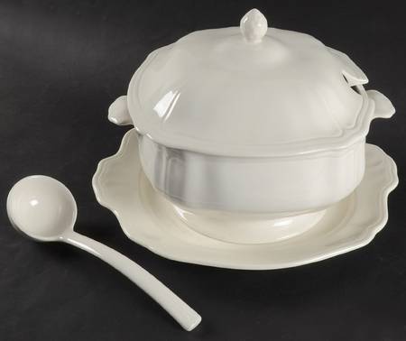 Federalist White Tureen & Lid w/Ladle & Underplate
