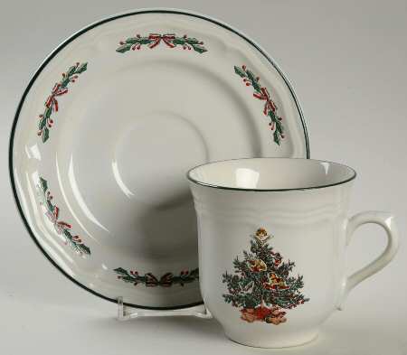Holly & Lace Flat Cup & Saucer Set