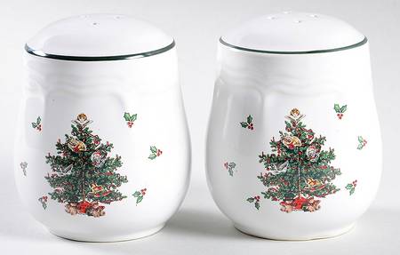 Holly & Lace Salt & Pepper Set