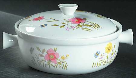 Country Flowers 1 Qt Round Covered Casserole