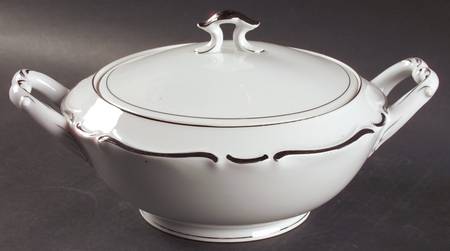 Majesty Round Covered Vegetable