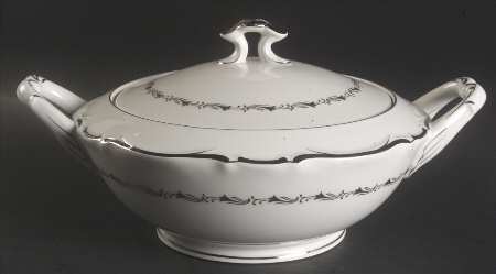 Marquis Round Covered Vegetable