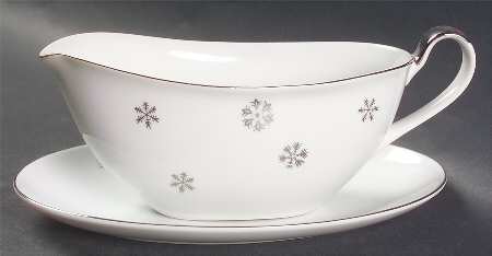 Snowy Gravy Boat & Underplate