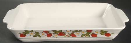 Strawberries N' Cream 13"  Rectangular Baker