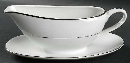 Fremont Gravy Boat with Attached Underplate