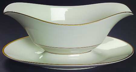 Victoria Gravy Boat with Attached Underplate