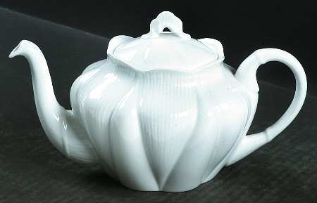 Dainty White (No Trim) Mini Teapot & Lid