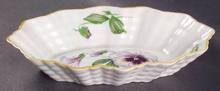 Pansy (Dainty Shape) Nut Dish